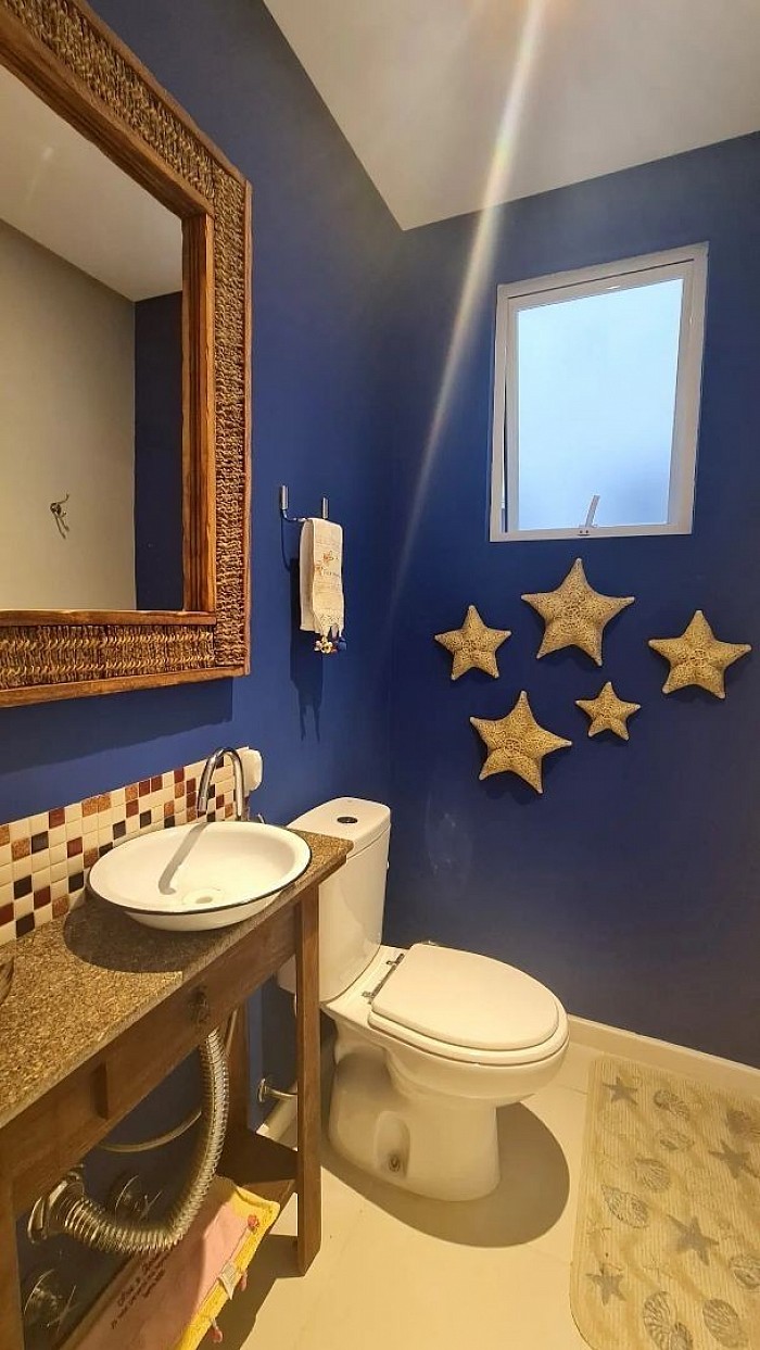 Toilet. Si alguien duerme en el sofa cama, no precisa ingresar al baño de las suites