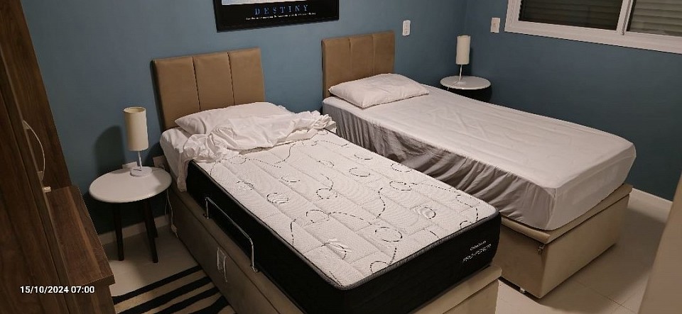 Suite sin balcon, baño privado, dos camas individuales con colchones de 1era. calidad. Aire acondicionado, ventilador de techo, Persianas motorizadas.
